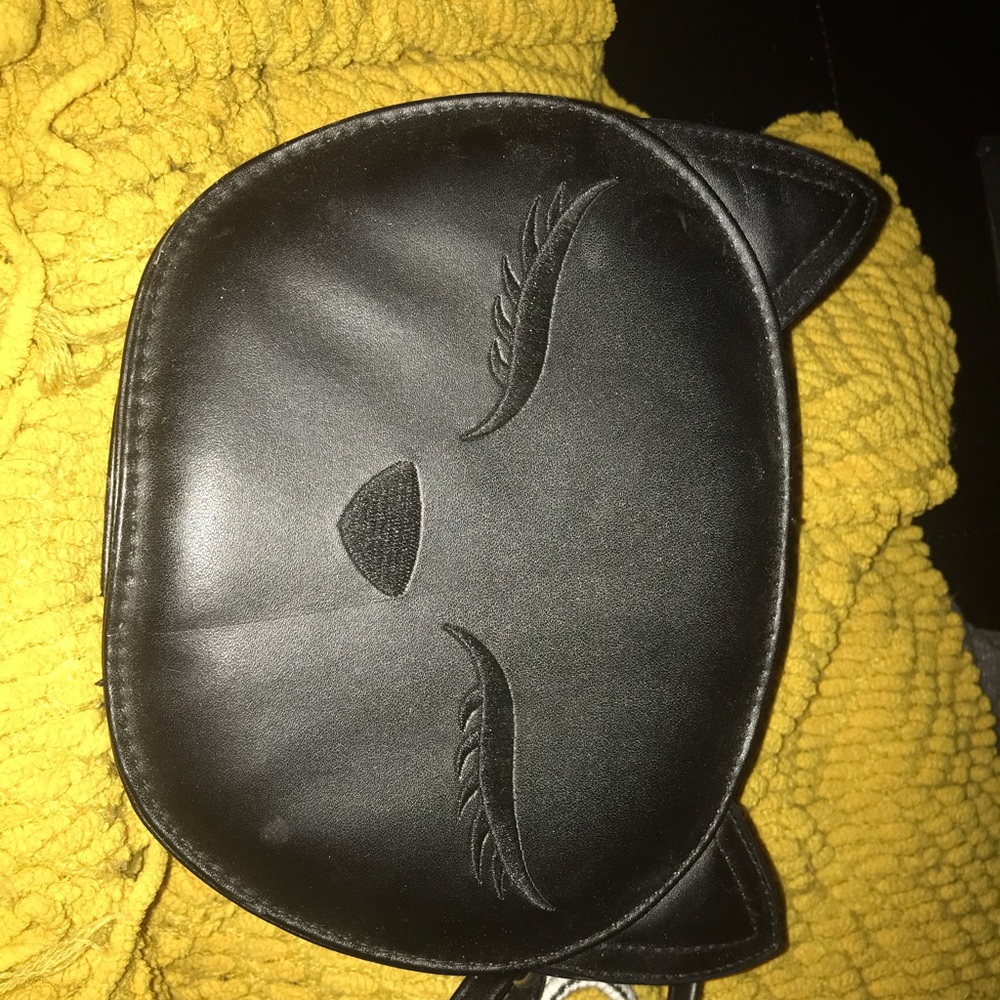 Kitty Crossbody